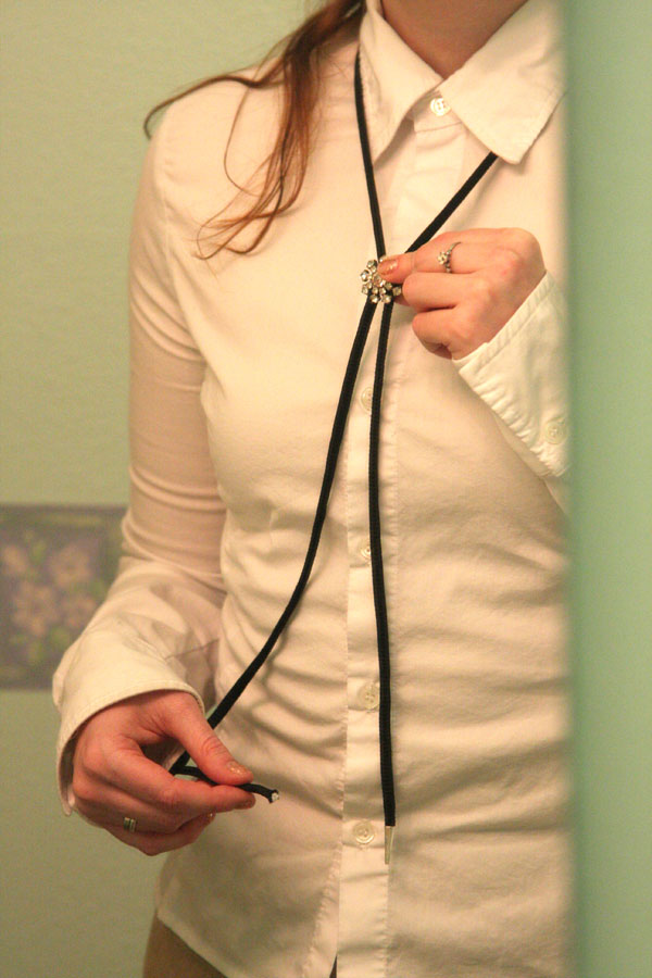 Shoelace necktie 2025