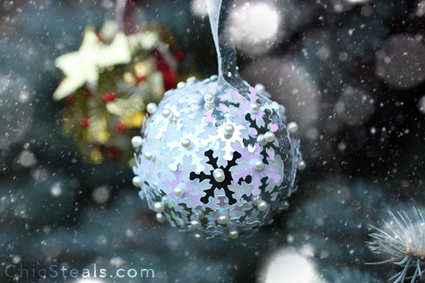 chicsteals_pinnedsequinornament9