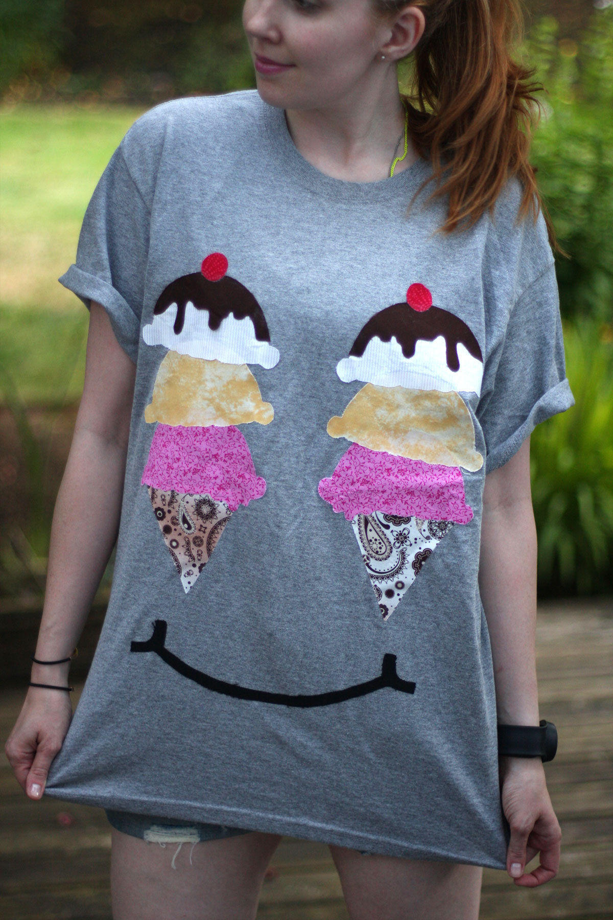 DIY No-Sew Happy Face Ice Cream T-Shirt Applique project